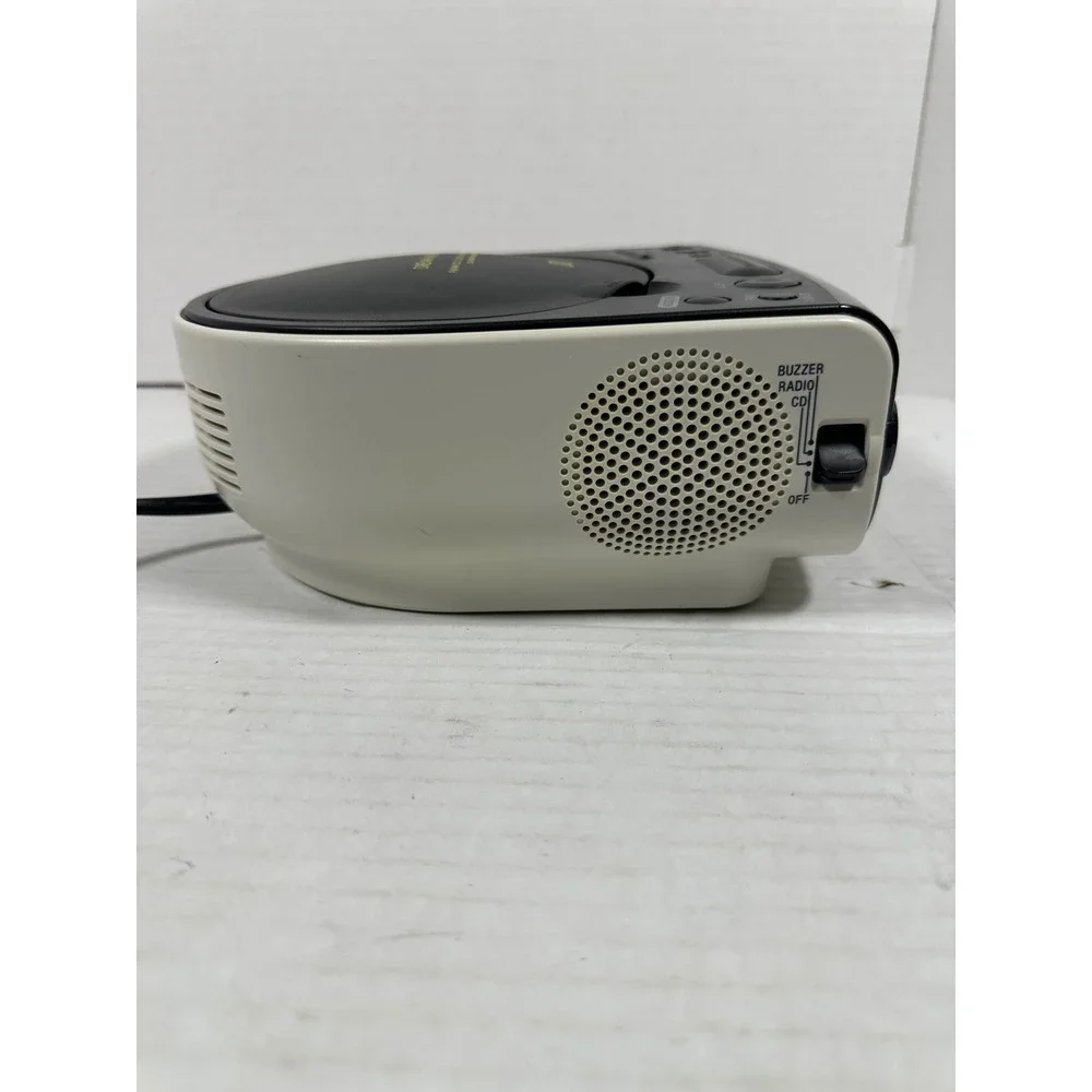 Sony Dream Machine ICF-CD815 AM FM CD Clock Radio Dual Alarm‎ Green LED Black